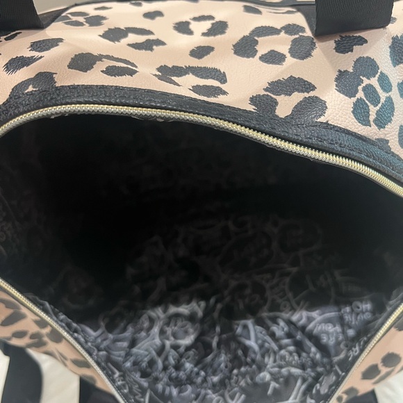 Betsey Johnson Cheetah Overnight Bag - Picture 8 of 8